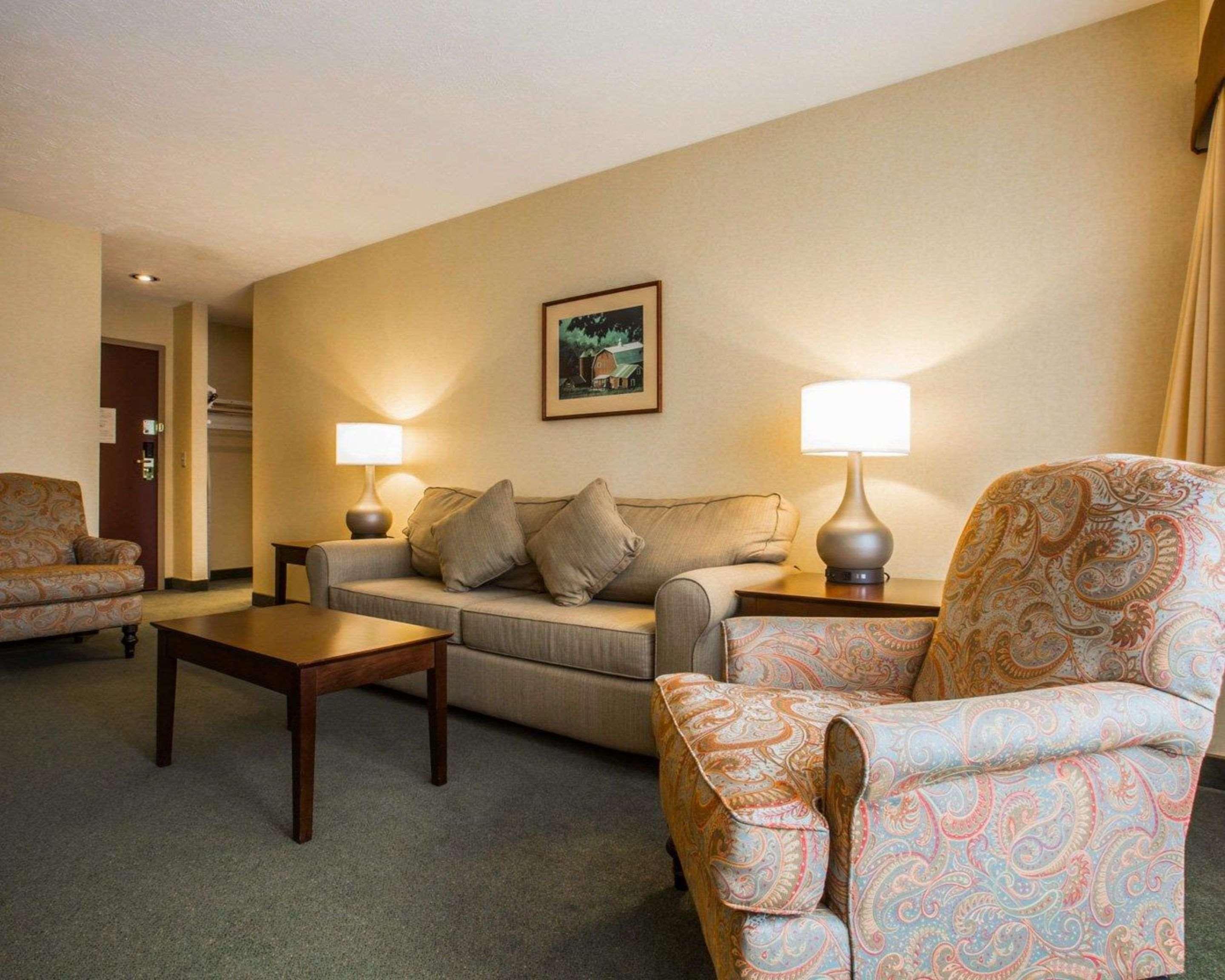 Comfort Inn & Suites Montpelier-Berlin Exterior photo